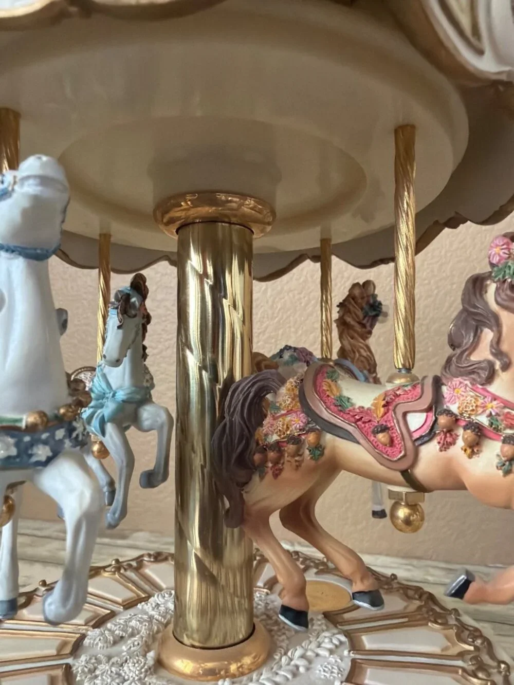 San Francisco Music Box Ltd Ed 4-Horse Carousel Color of Wind E Kamysz w/FLAWS - Picture 7 of 16